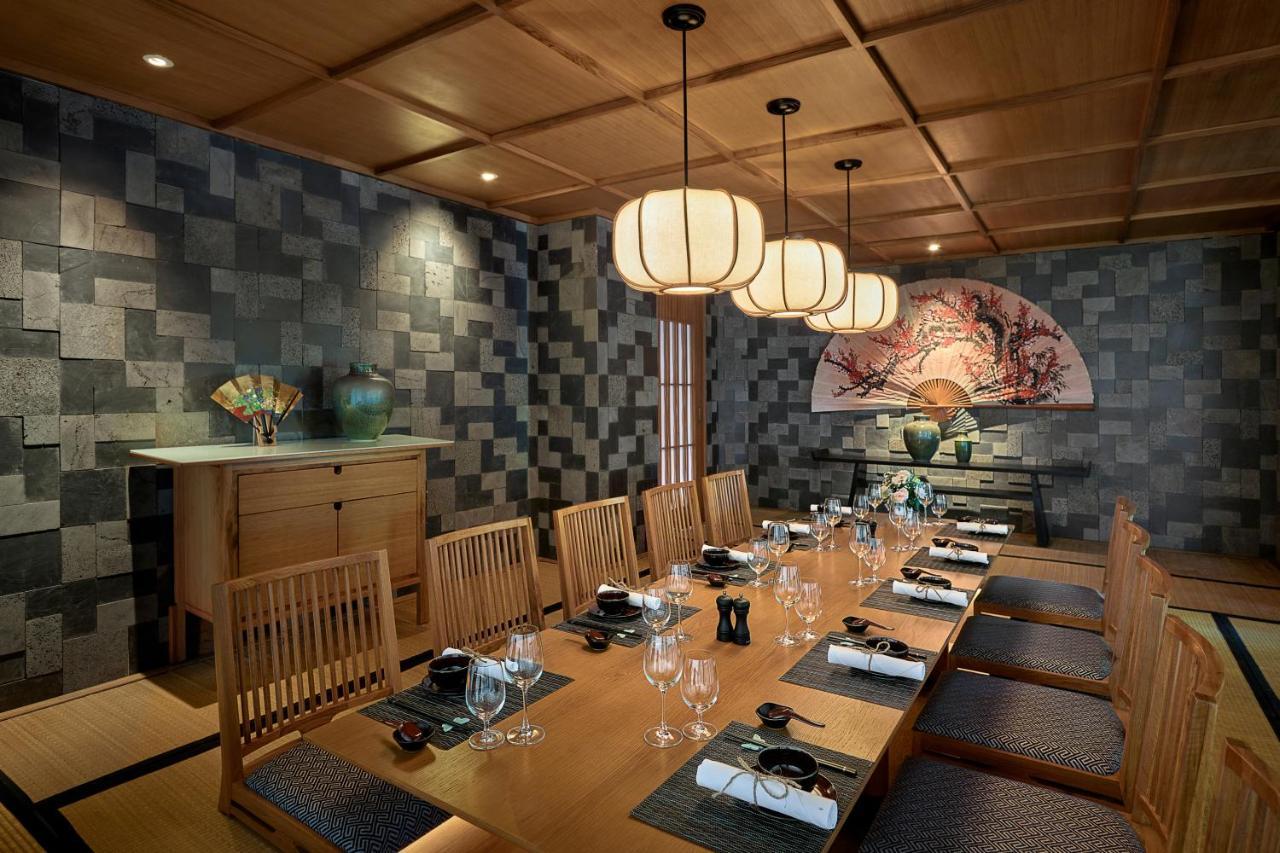 Hôtel Perle d'Orient Cat Ba - MGallery Chan Chau Exterior foto The interior of a restaurant